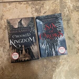 Leigh Bardugo crooked Kingdom, and six of crows
